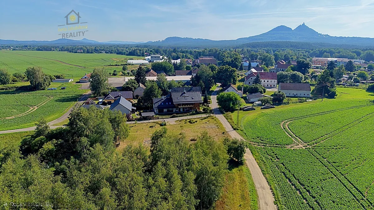 Prodej stavebního pozemku 1442 m²